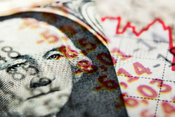 华夏金茂商业REIT二季度收入2322万元，净利润379万元 长沙展秀城销售额2.42亿